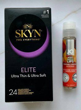 Набор Skyn ​​Elite 24 шт. - Лубрикант System JO H2O &mdash; Peachy Lips (30 мл) SOS2828 фото