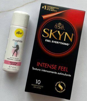 Набір SKYN Intense Feel 10 шт і Збудлива змазка pjur my glide 30 мл SOS1390 фото
