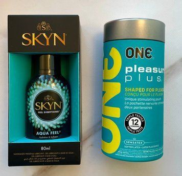 Набір ONE Pleasure Plus 12 шт + Лубрикант на водній основі SKYN AQUA FEEL, 80 мл SOS1196 фото