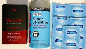 Набір 22 шт ONE Super Sensitive - Pasante Cooling + Рідкий вібратор Intt Vibration Strawberry (15 мл) SOS1543 фото