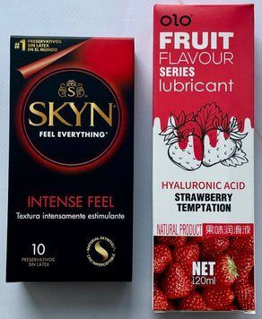 Комплект SKYN Intense Feel 10 шт + Гель-лубрикант полуничний 120 мл OLO SOS3654 фото