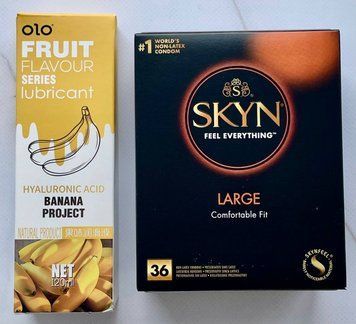 Комплект SKYN Large 36 шт + Гель-лубрикант банан 120 мл OLO SOS3746 фото