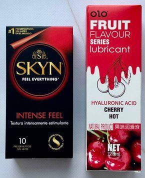 Набір SKYN Intense Feel 10 шт + Гель-лубрикант вишня 120 мл OLO SOS3710 фото