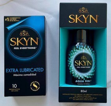 Набор Skyn ​​Exstra Lube 10 шт. + Лубрикант на водной основе SKYN AQUA FEEL, 80 мл. SOS1206 фото