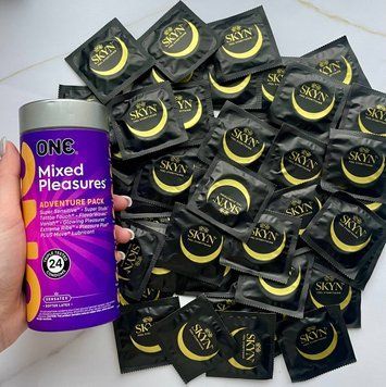 Набор 50 шт Skyn ​​Original + 24 шт ONE Mixed Pleasures SOS2501 фото
