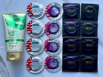 Набір з 16 штук Skyn, One + лубрикант LUBE TUBE NATURE, 150 мл ORGIE SOS4053 фото