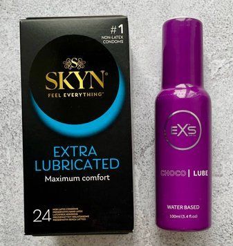 Комплект Skyn Extra Lube 24 шт - Лубрикант EXS Choco Lube 100 мл SOS2599 фото