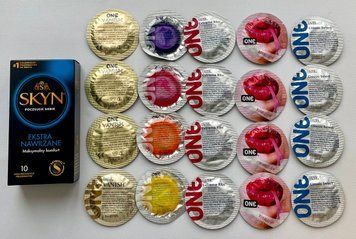 Набор 26 штук Skyn ​​Extra Lube + ONE Color Sensations, Extreme Ribs, Vanish, Flavor Waves, Classic SOS2253 фото