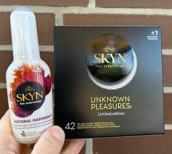SKYN Unknown Pleasures+ &ndash; 42 шт та Лубрикант Skyn Natural Harmony &ndash; 80 мл SOS598 фото